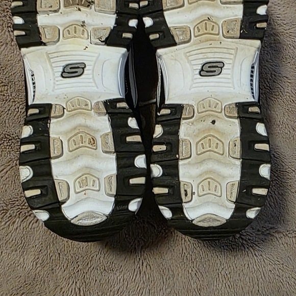 Skechers Women's D'Lites Fan Girl Sneakers - Picture 7 of 14